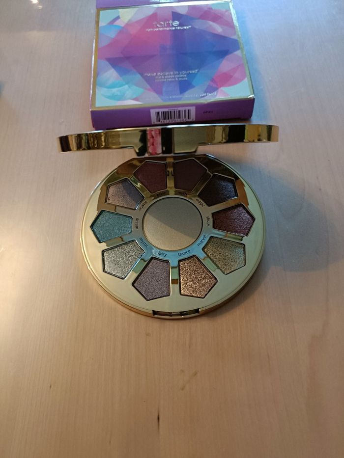 DEUX MAGNIFIQUES PALETTES TARTE MARQUE AMERICAINE - photo numéro 2