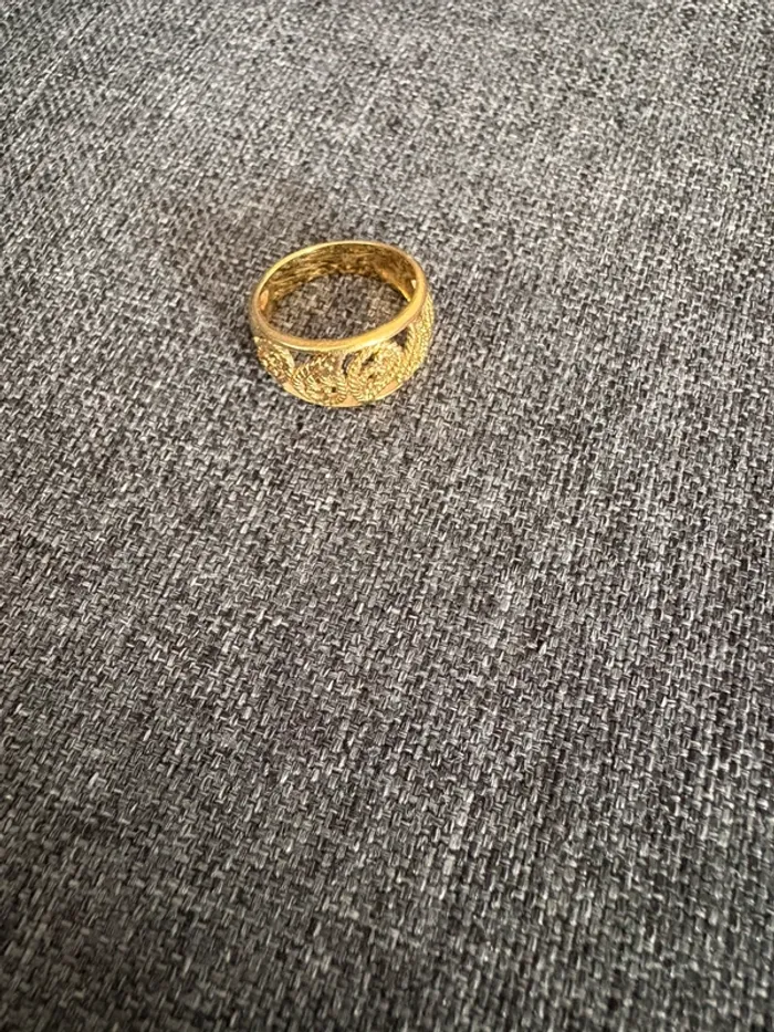 Bague dorée