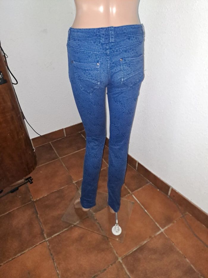 Jean femme taille 34 - photo numéro 2
