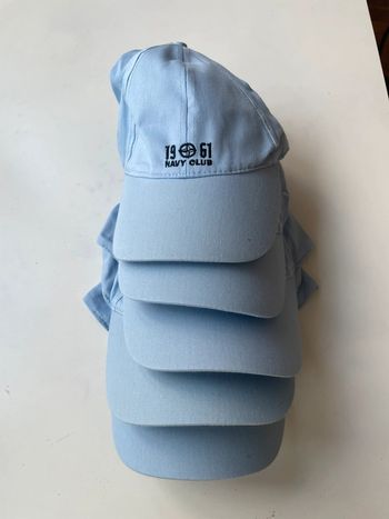 5 casquettes bleu identiques taille 57 en coton