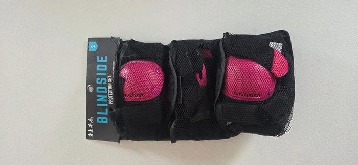 Rollers + casque + kit de protection - photo numéro 7