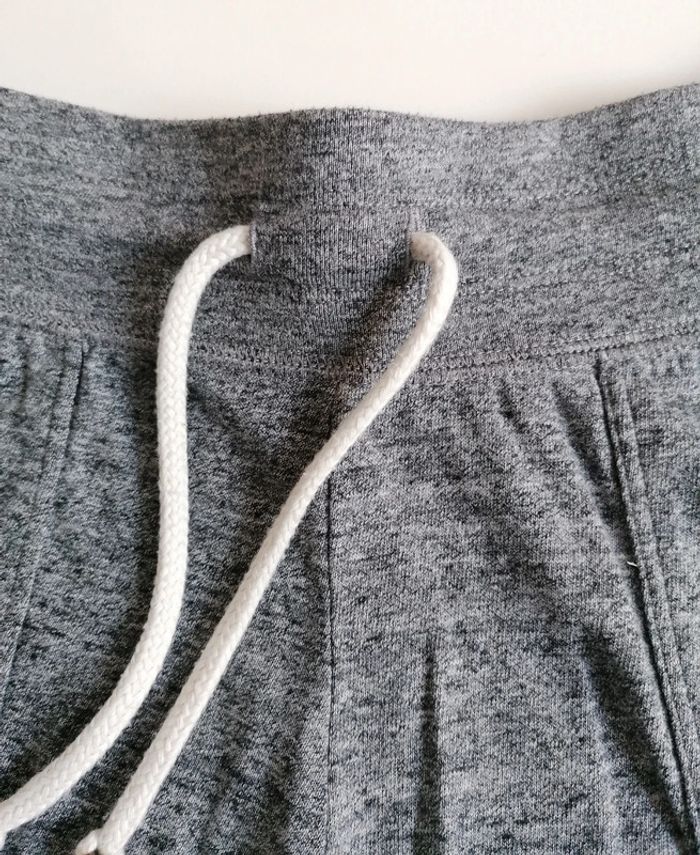 Short court Nike taille M - photo numéro 3
