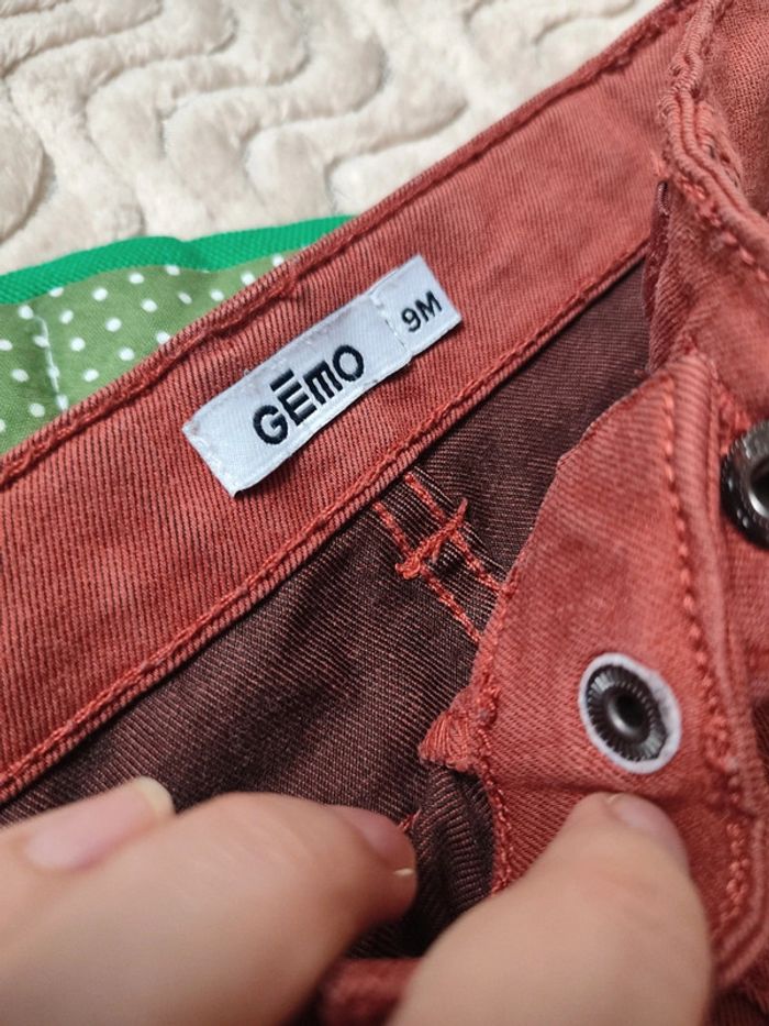 2 pantalons Gémo 9 mois - photo numéro 2