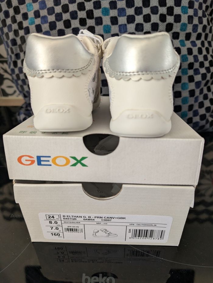 Chaussures fille. Taille 24. Neuf. Geox - photo numéro 2