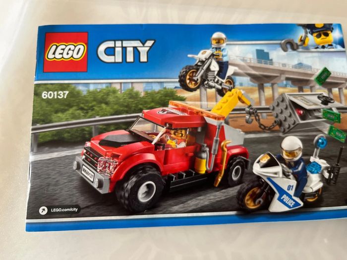 Lego city 60137 Problème de Dépanneuse. - photo numéro 3
