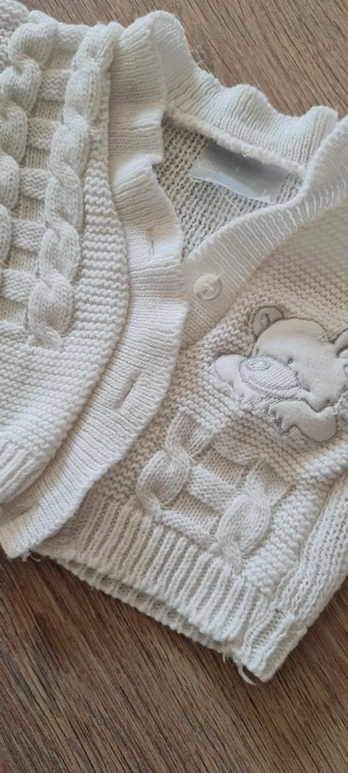 Gilet laine 1 mois - photo numéro 2