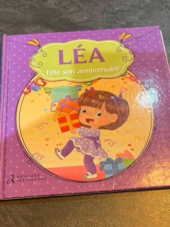 Livre jeunesse Léa fête son anniversaire