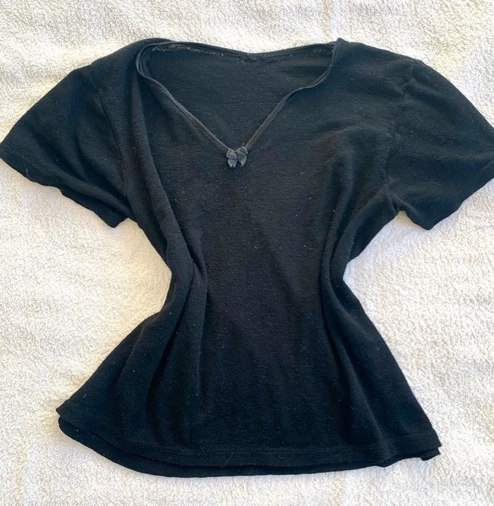 Haut noir manche courte / petit noeud à cœur / coquette cute core