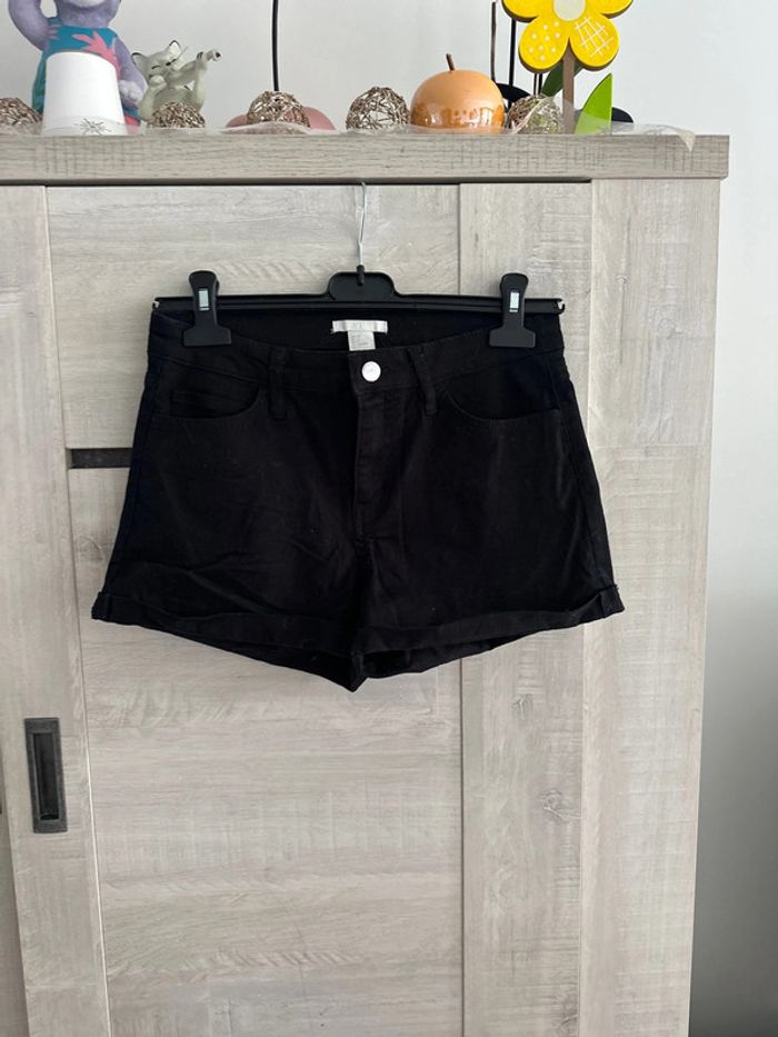 Short noir H&M taille 36