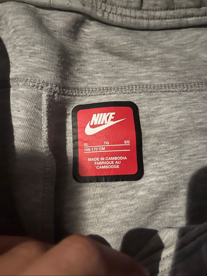 Bas Nike tech gris - photo numéro 2
