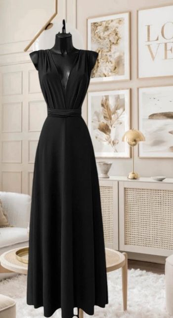 Robe longue noire positions multiples