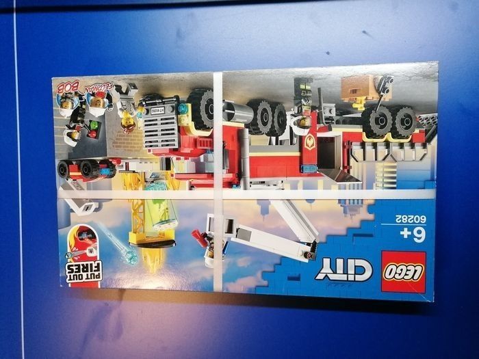 LEGO City L’unité de commandement des pompiers  neuf et emballé idéal pour cadeau de Noël - photo numéro 3