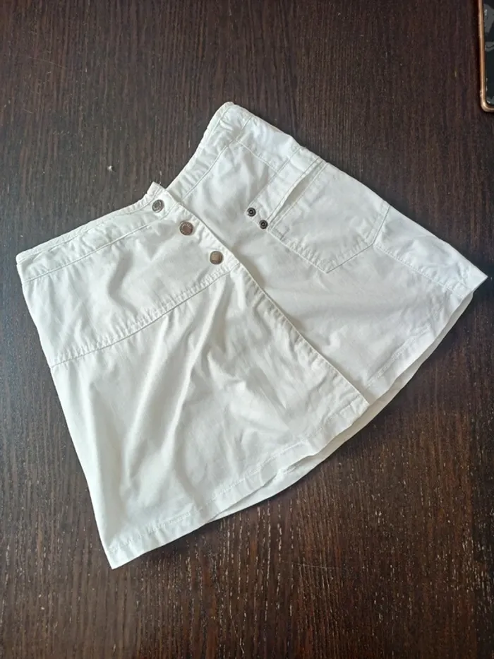 Jupe short en jean blanche 8 ans N*0936