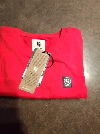 T.shirt  MC en 12 ans Garcia neuf