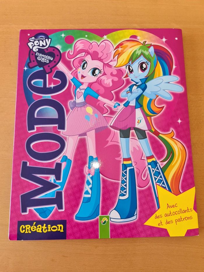 Livre My little pony création mode neuf
Hasbro