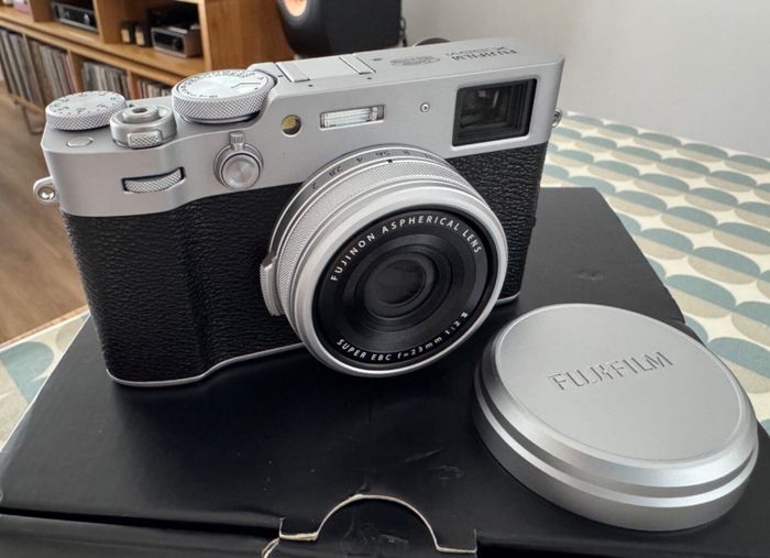 Appareil photo numérique Fujifilm X100VI 40,2 mégapixels argent neuf garantie ‎ - photo numéro 3
