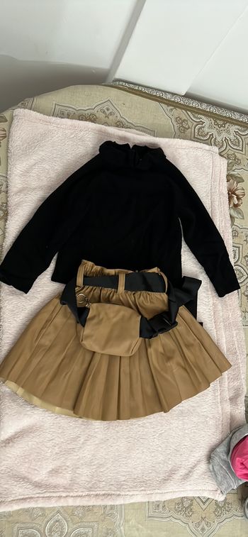 Jupe petit pull colle