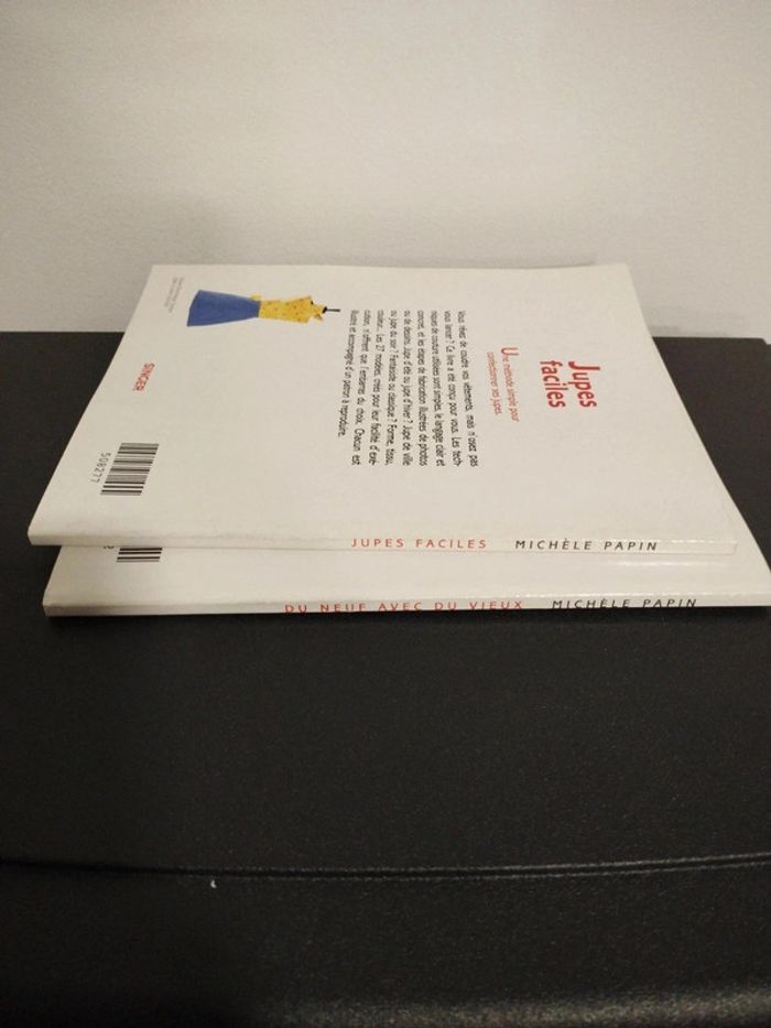 2 petits livres de couture - photo numéro 3