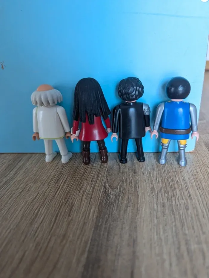 Lot de 4 figurines playmobil super 4 - photo numéro 2