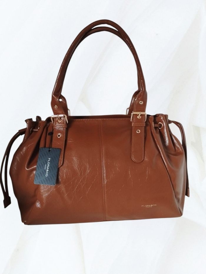 Grand sac cabas A4 camel craquelé Flora Co