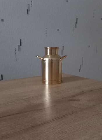 Pot à lait ancien en laiton massif.