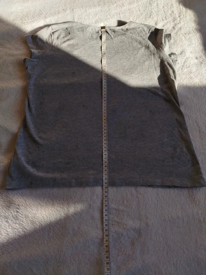 T-shirt femme gris taille M marque Carrefour - photo numéro 8
