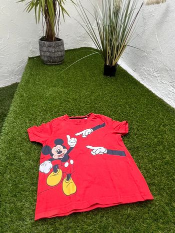 Très beau tee shirt Mickey Disney taille 6 / 8 ans