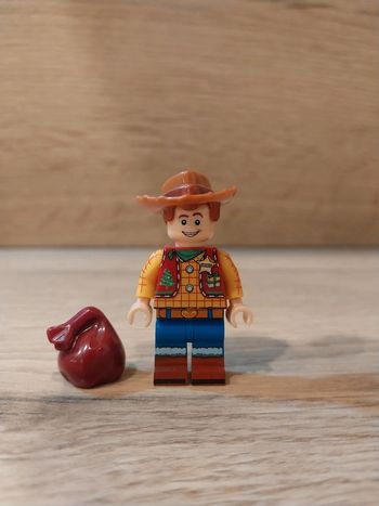 Figurine type lego Woody Toy Story Disney