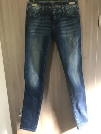 Jean bleu Armani T.38 coupe slim
