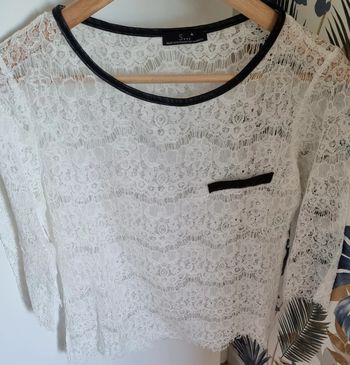 Haut en dentelle manches 3/4 blanc