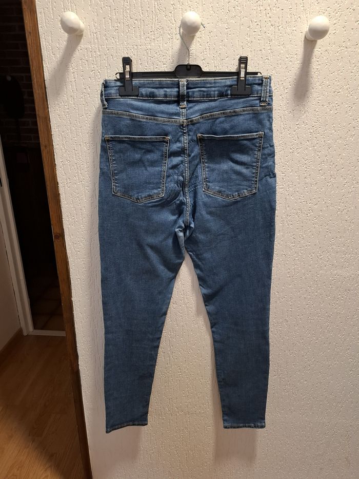Joli jegging femme C&A 38 taille haute très extensible très bon état - photo numéro 2