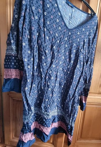 Fine robe courte manches 3quart bleue à motifs