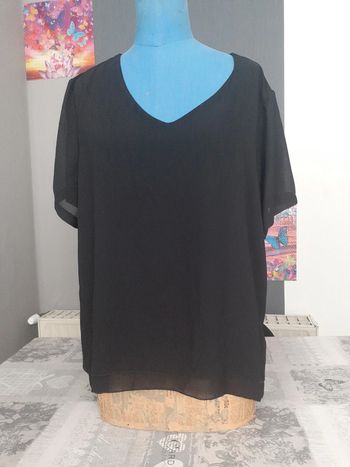 Blouse noire fluide taille 46-48