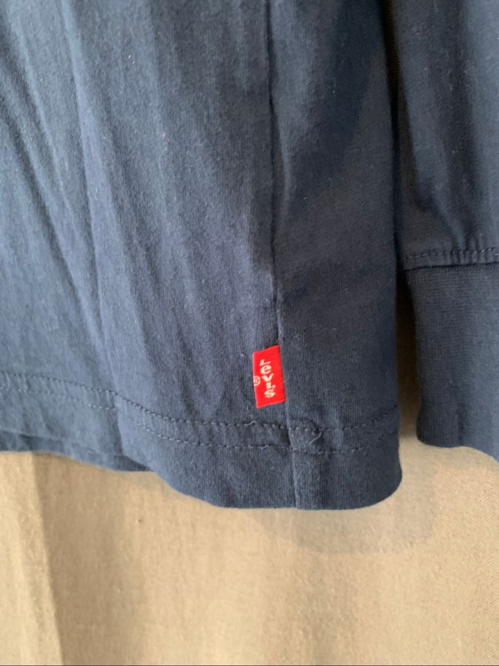 T-shirt Levi’s manches longues bleu marine 12 ans – 100% coton, stylé et en excellent état ! - photo numéro 3