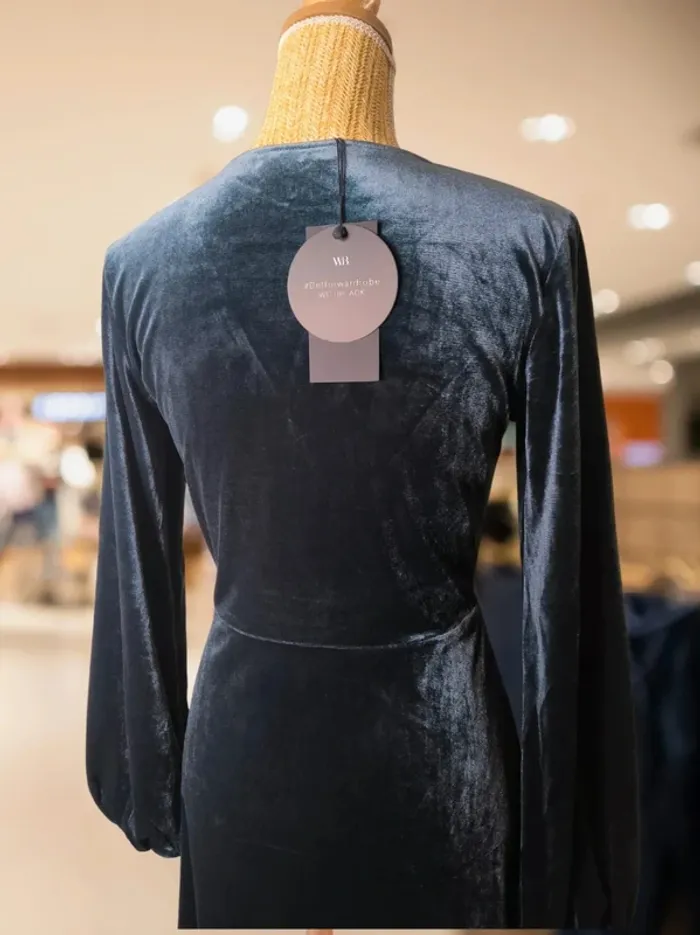 Robe WithBlack Neuve - photo numéro 4