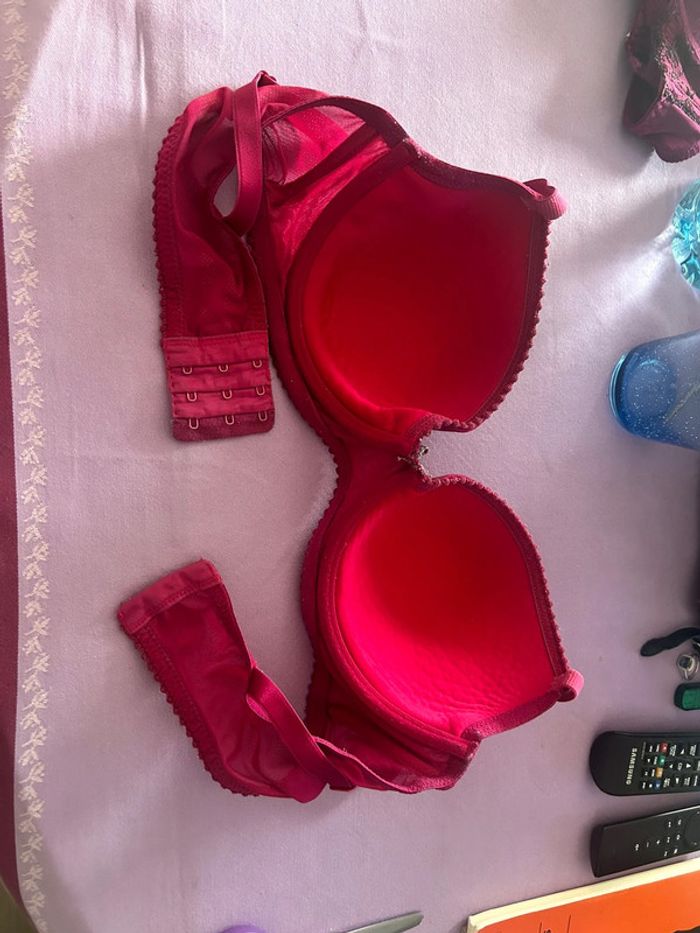 Soutien gorge rose foncé - photo numéro 3
