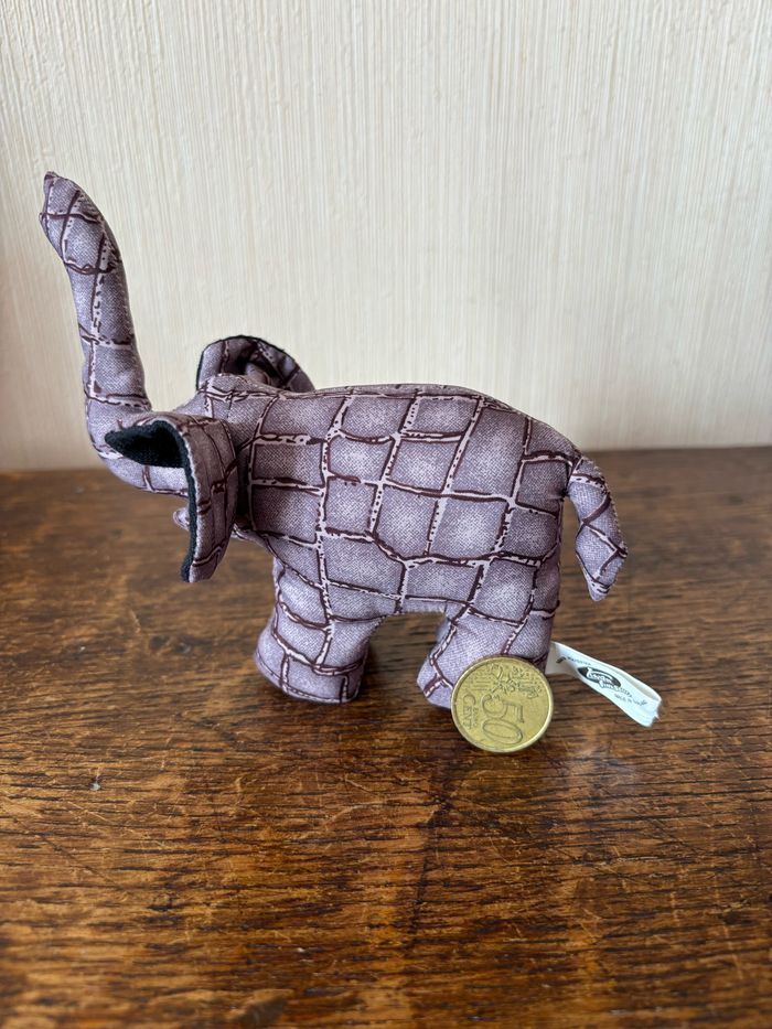 petit éléphant en tissu - photo numéro 8