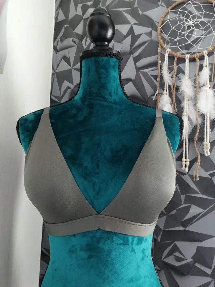 Soutien-gorge kaki sans armature / H&M / (L)