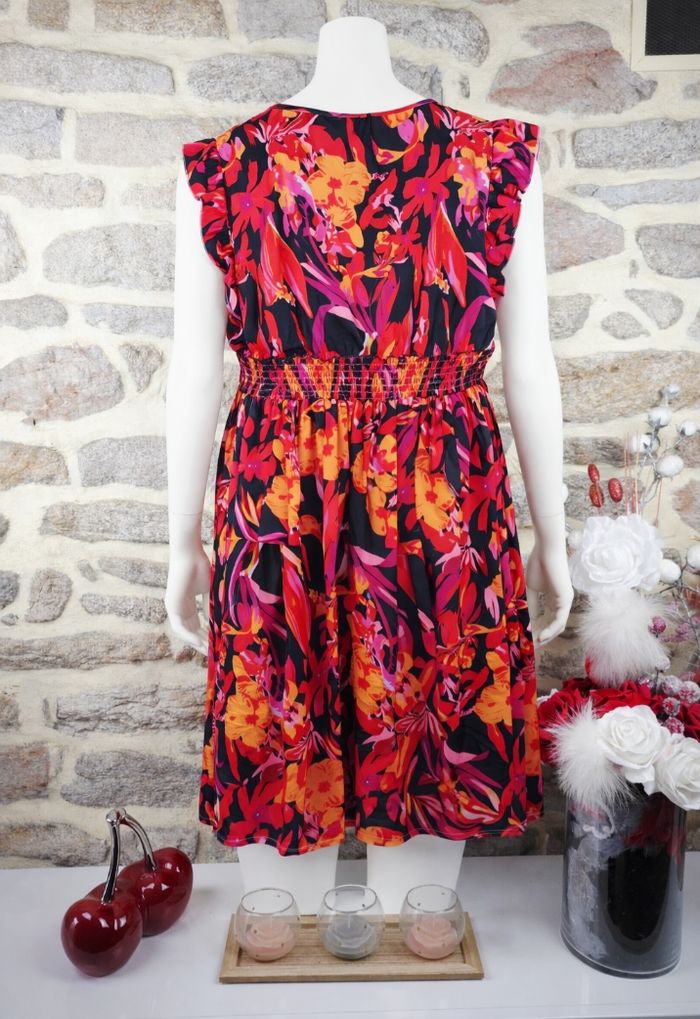Robe jardin des flammes flamboyantes multicolore Femme taille 54 marque Missguided 🌺 - photo numéro 2