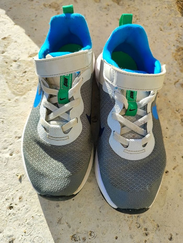 Baskets Nike taille 31