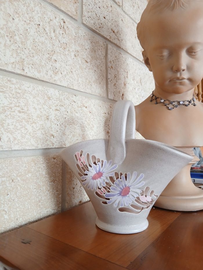 Vallauris/Poterie artisanale: Panier-corbeille motif floral en céramique - photo numéro 2