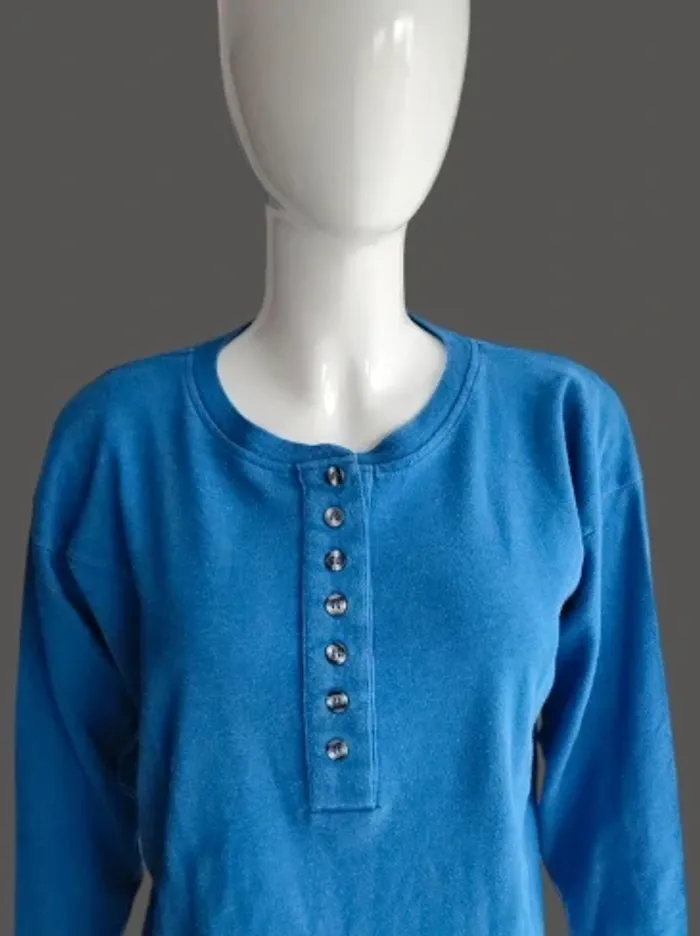 2 Pulls ou T shirts manches longues - photo numéro 8