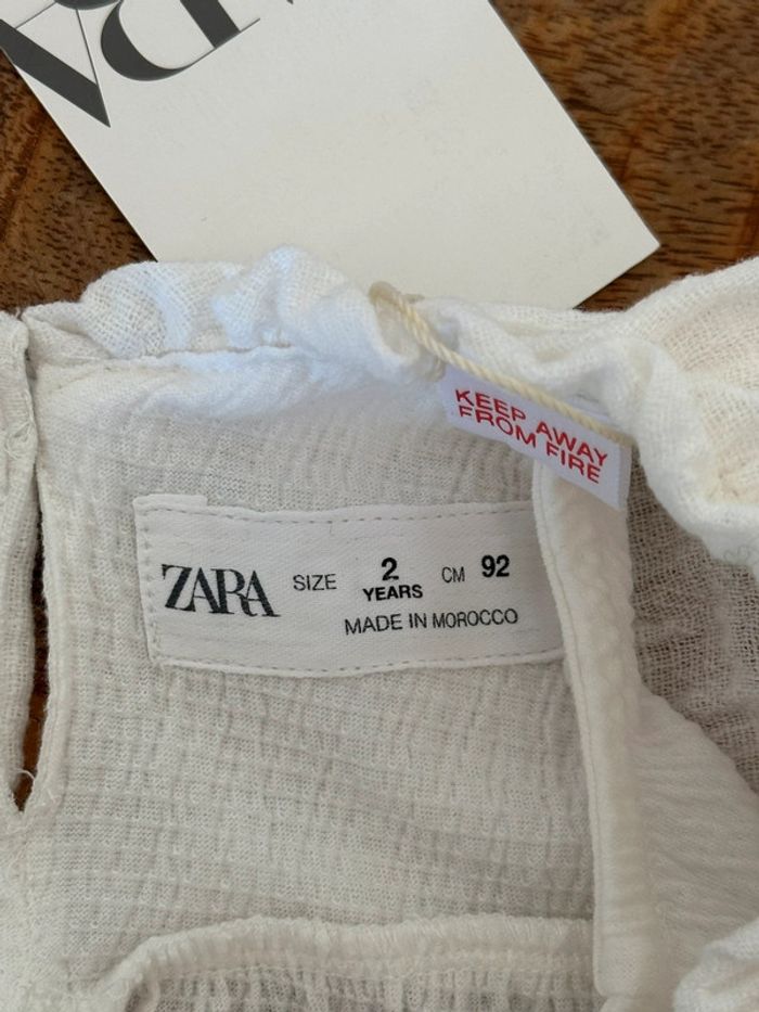Robe blanche Zara 2 ans - photo numéro 4