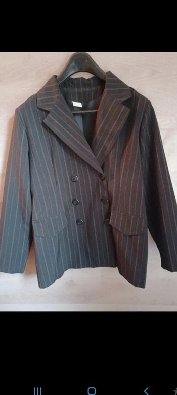 Tailleur pantalon Taille 38 état neuf