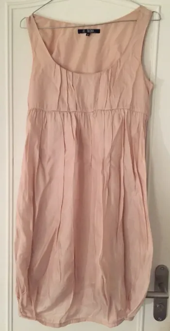 Robe rose pâle