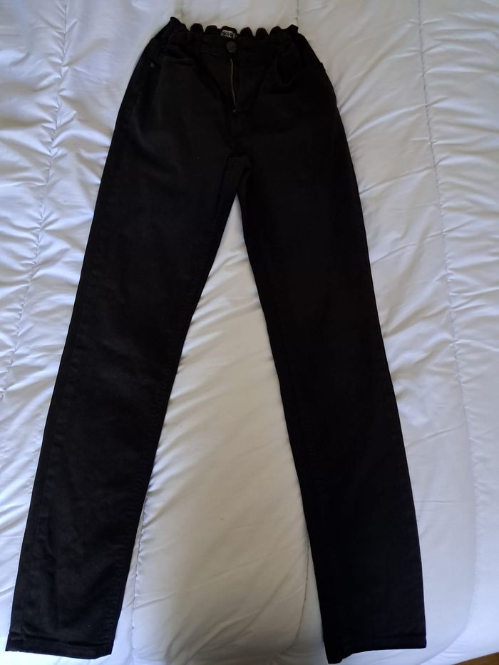 Jean  noir SKINNY S ou 36 ou 16 ans