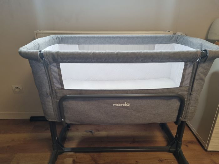 Lit cododo dodi de nania + 8 draps + 3 alèses et un plan incliné