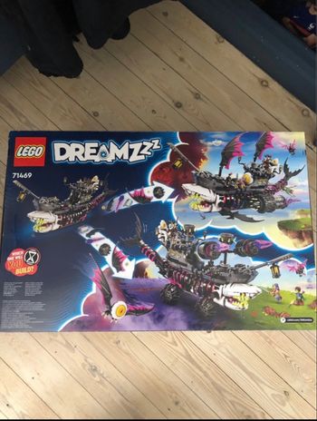 Lego le vaisseau requin des cauchemars