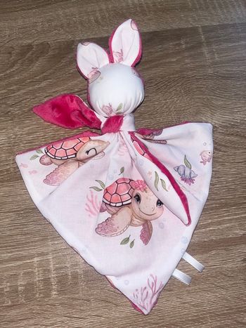 Doudou tortue rose 