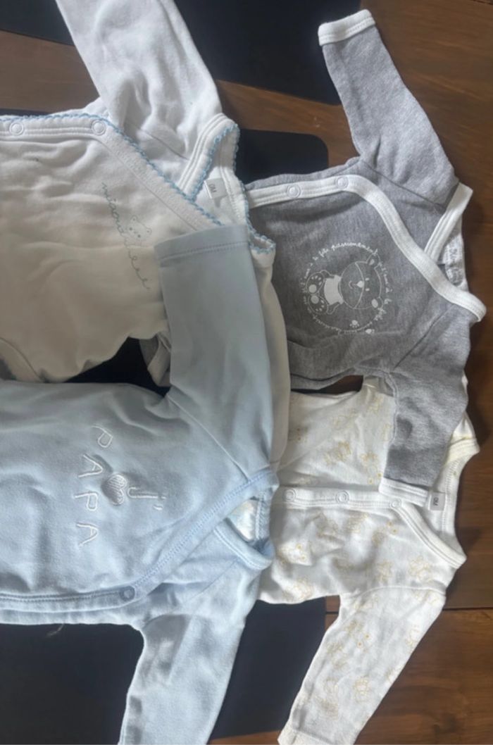 lot de 4 bodies 0 mois/naissance